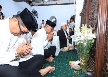 Jelang HUT ke-26 Banten, Andra Soni Ziarah ke Makam Sultan Banten