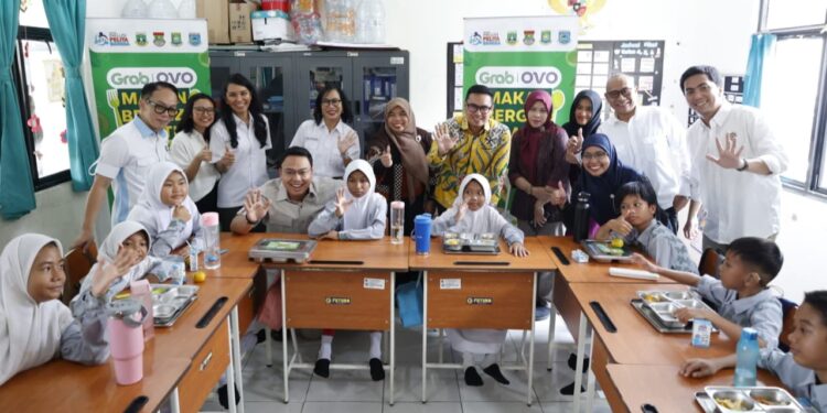 Beda dari Program MBG Biasa, Siswa SKhN 01 Tangsel Bisa Pilih Menu Lewat Aplikasi