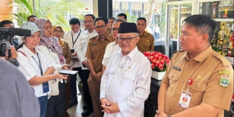 Tinjau TKA di SMAN 3 Tangsel, Mendikdasmen Ungkap Strategi 3M agar Siswa Tak Panik