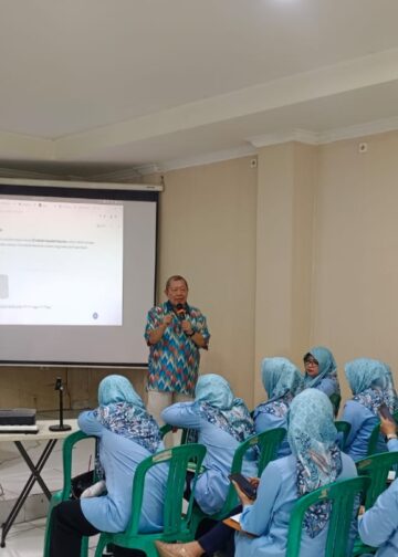 Pemkot Tangsel Latih Ibu-Ibu Manfaatkan AI, Gandeng Pakar Teknologi Onno W. Purbo