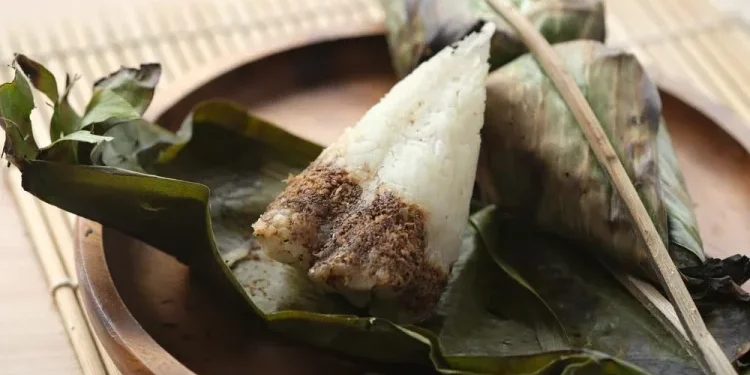HUT ke-255 Pontianak, Mengenal Pengkang Kuliner Ketan Bakar dengan Isian Udang